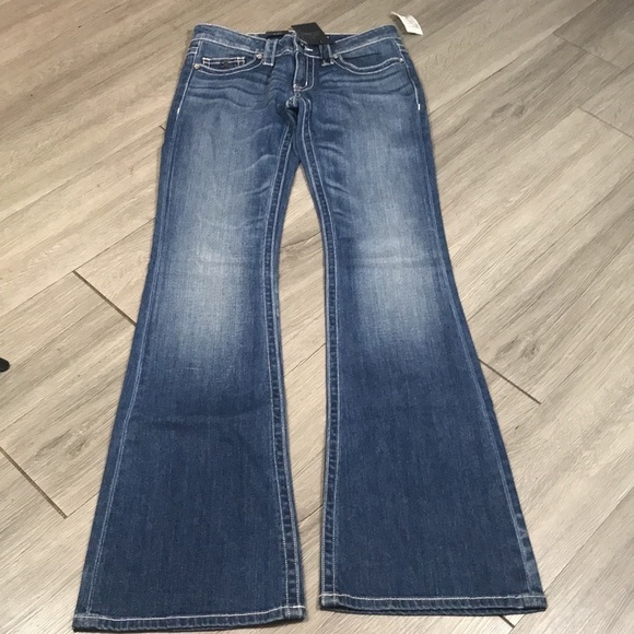 District 9 NWT Medium Wash Joplin Flare Jeans size 27 Long - Picture 5 of 9